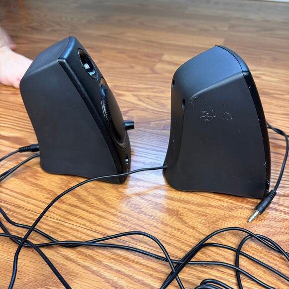 Logitech Z130 Stereo Speakers - Picture 6 of 9